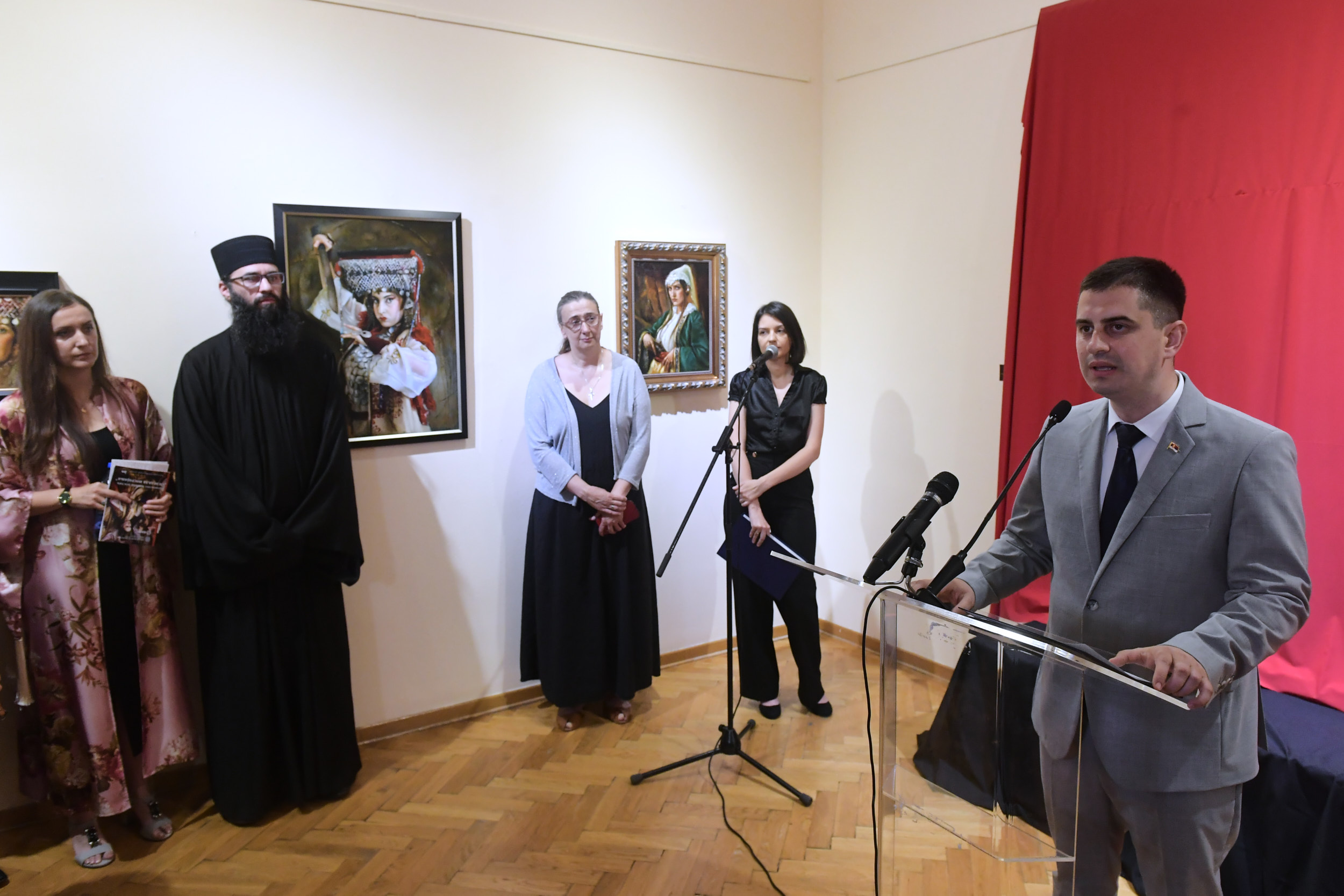 Отворена изложба „Огледала постојања” Милице Костић у Малој галерији Дома Војске Србије